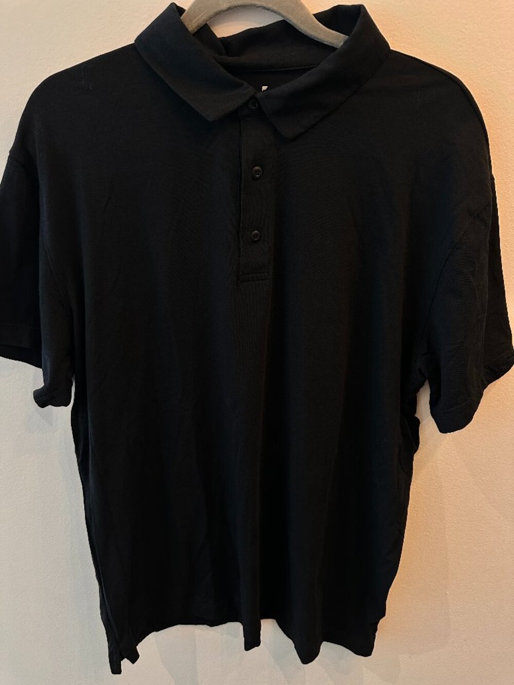 Fabletics Men Black Training Day Performance Tech Short Sleeve Polo Shirt
